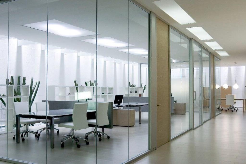 vách kính cường lực