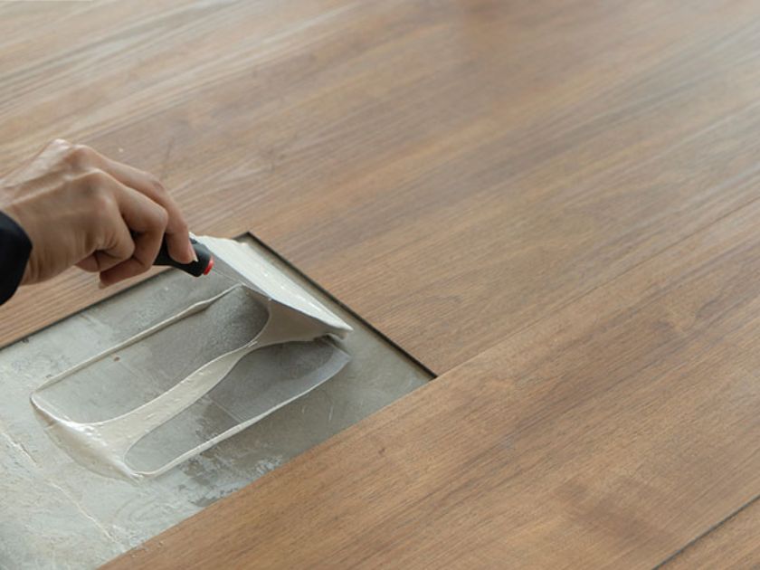 sựa nhựa tự dính 
